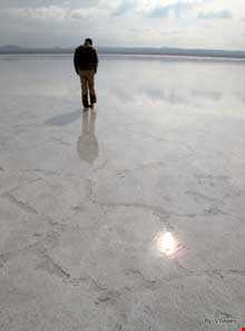 Hoz-e Soltan Lake