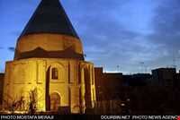 باغ گنبد سبز ( مقابر باغ گنبد سبز - گنبدهای دروازه کاشان )