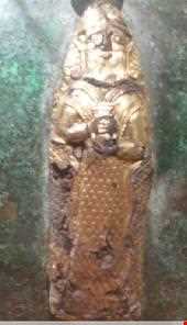 کلاه عیلامی ( کلاه‌خود پرنده و سه پیکر )