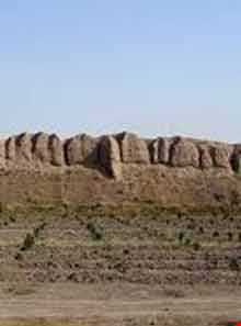 قلعه و کاروانسرای قالوه گلان