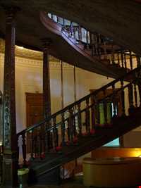 Glassware and Ceramic Museum