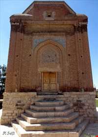 گنبدهای مراغه ( مزارهای پنجگانه مراغه )