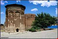 گنبدهای مراغه ( مزارهای پنجگانه مراغه )