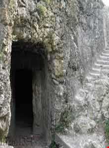 دخمه سنگی فرهاد