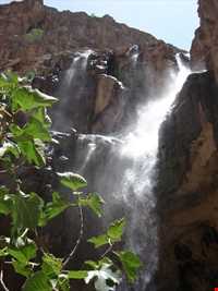 آبشار دره گاهان