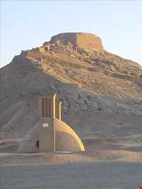 برج خاموشان ( برج سکوت - دخمه زرتشتیان - دخمه سکوت )
