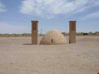 برج خاموشان ( برج سکوت - دخمه زرتشتیان - دخمه سکوت )