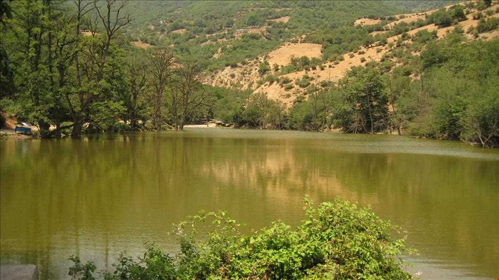 دریاچه شور مست