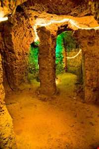 Niasar ( Rais ) cave