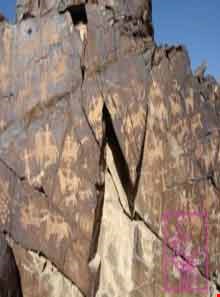 سنگ نگاره‌های کوه مهرگان ( سراوان )