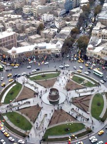 میدان امام