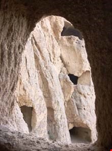 Dastkand caves