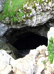 Eshtnif Cave