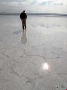 Hoz-e Soltan Lake