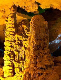 غار سانگ سات
